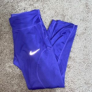 Nike Cropped Leggings